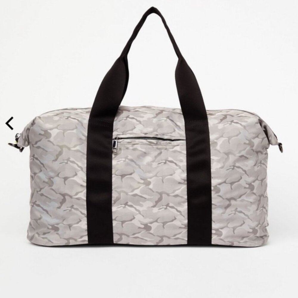 FABLETICS "The Destination Duffel"